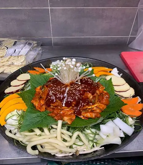 마녀의닭갈비 수완지구점